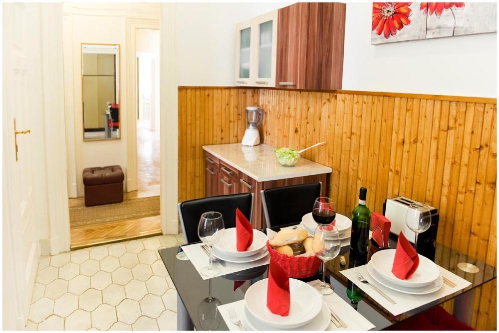 Chain Bridge Apartment Budapest Luaran gambar