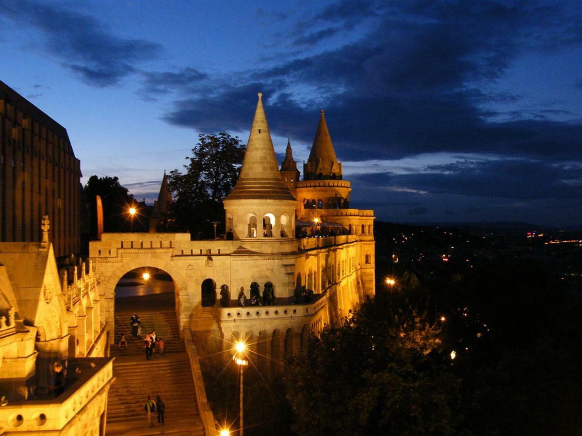 Chain Bridge Apartment Budapest Luaran gambar