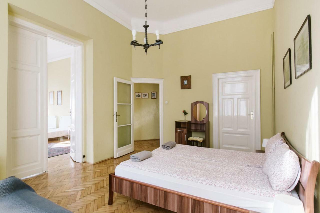 Chain Bridge Apartment Budapest Luaran gambar